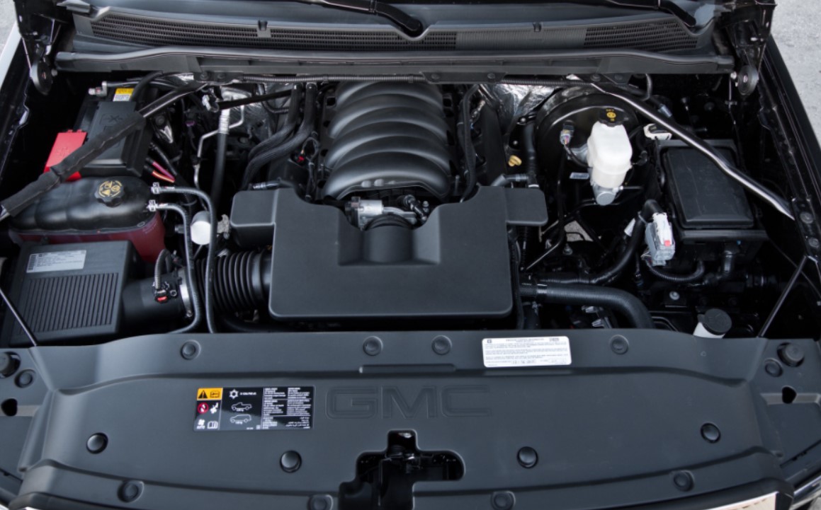 2023 GMC Sierra 2500HD Denali Engine
